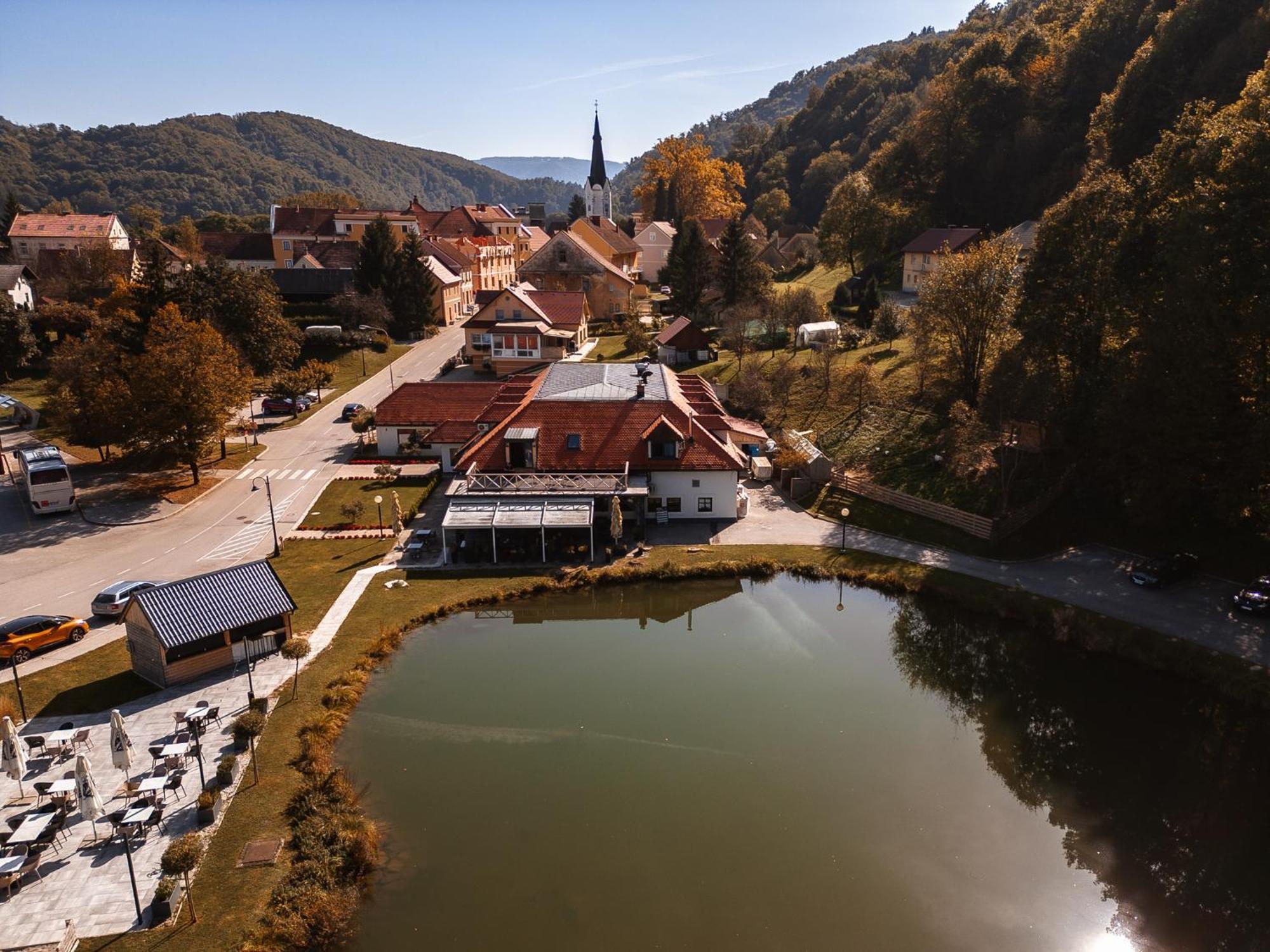 Kozjanski Dvor Podčetrtek Kültér fotó